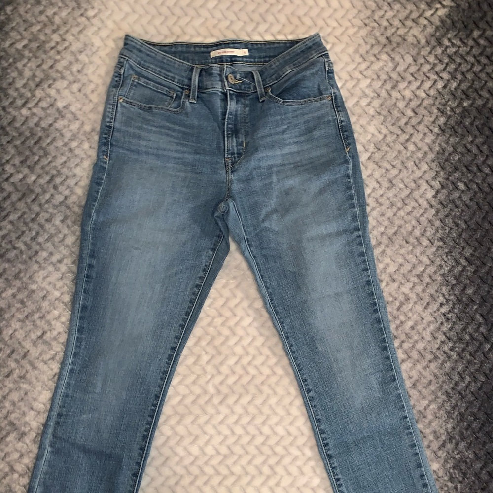 Levi’s mid rise skinny jeans